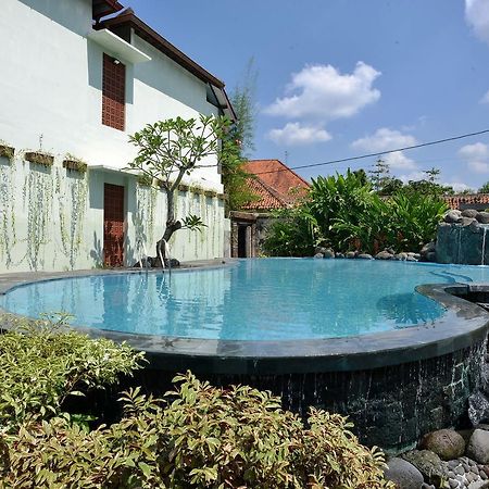 Zen Rooms Pakualaman Yogyakarta Exterior photo